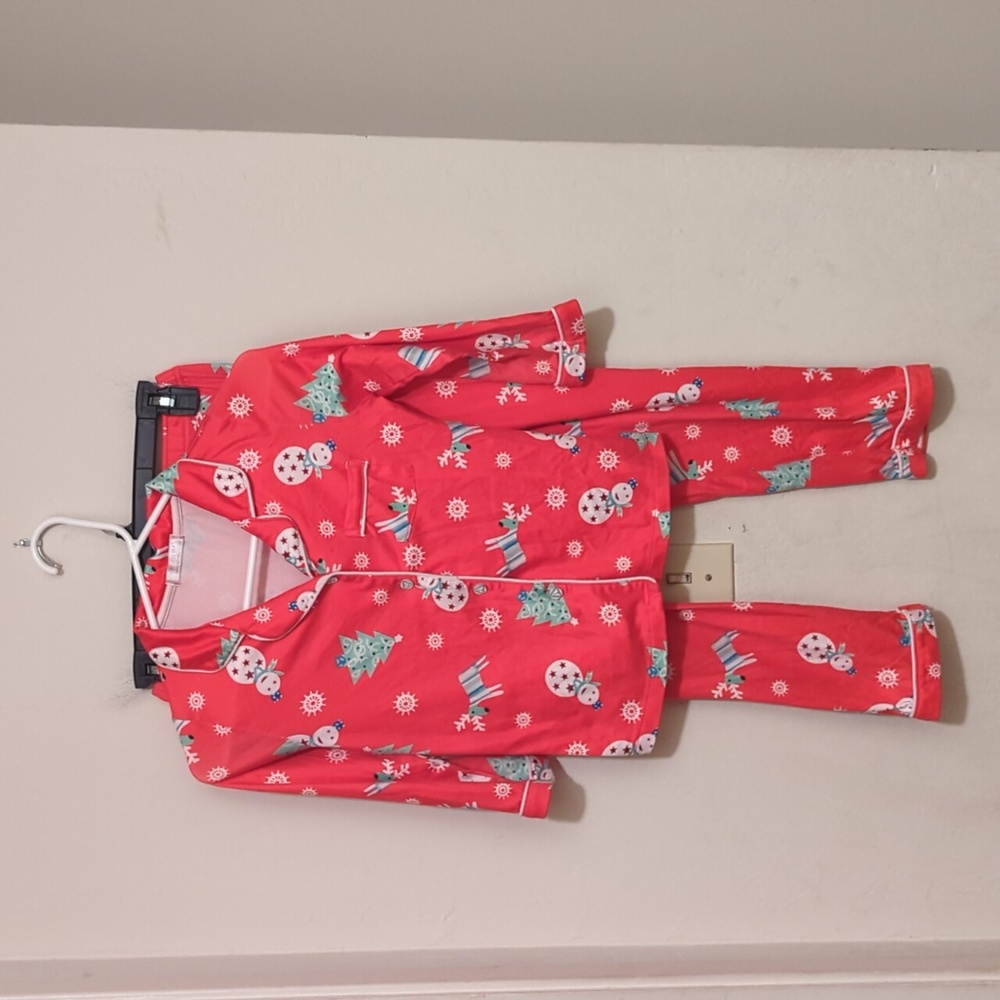 Ekouaer red Christmas PJ set size 6/7